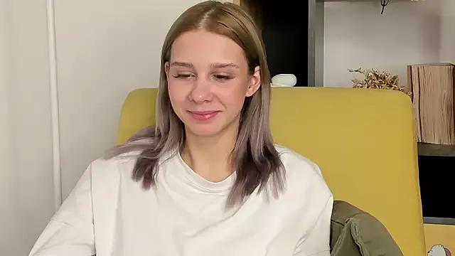 MelanyPak from StripChat is Freechat