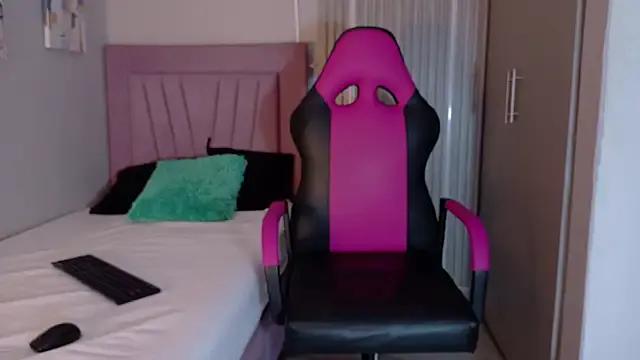 meli_peach1 from StripChat is Freechat