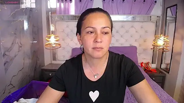 Melissa-roberts from StripChat is Freechat