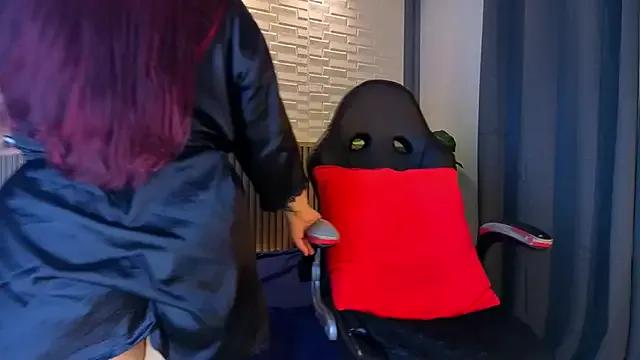 MelissaJhones from StripChat is Freechat