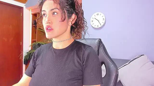 MeridaFox_ from StripChat is Freechat