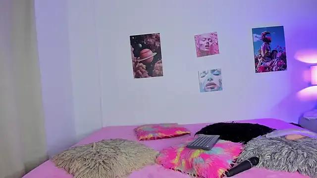 Mia_purplee from StripChat