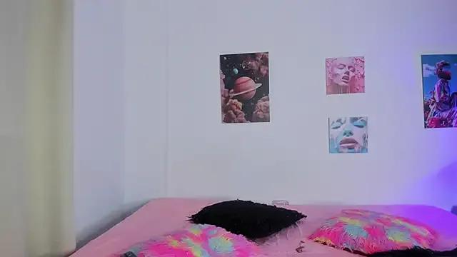 Mia_purplee from StripChat