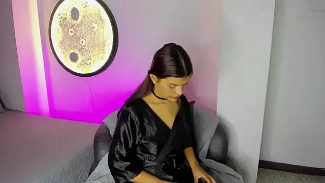Miaa_Rosse from StripChat is Freechat