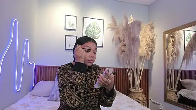 MIAHIVANOV from StripChat is Freechat