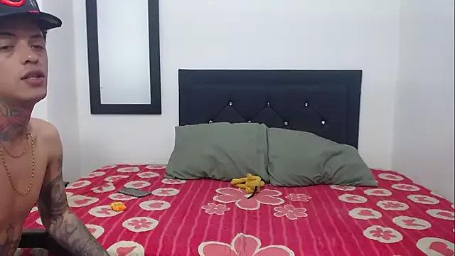 miawhithee from StripChat is Freechat