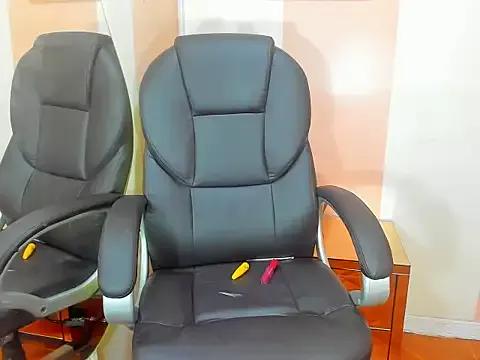 Mila_Leon from StripChat is Freechat