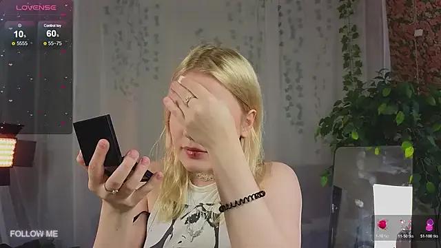 Mila_wxw from StripChat is Freechat