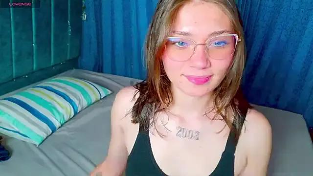 MilaFyre from StripChat is Freechat