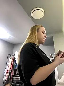 MilaHester from StripChat is Freechat