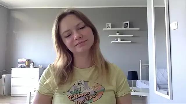 MillieShow from StripChat is Freechat