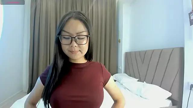 mimiyia from StripChat is Freechat
