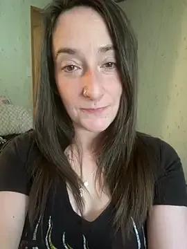 Mini_And_The_Bear from StripChat