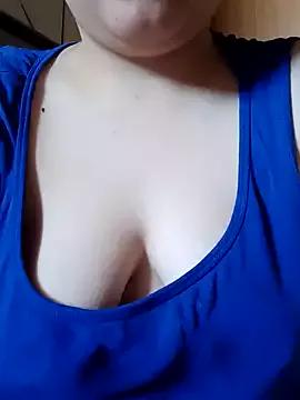 minikkiz from StripChat is Freechat