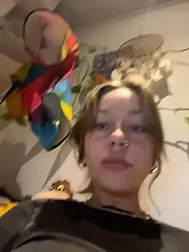 MiraLuna from StripChat is Freechat