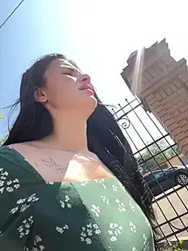 MiraReach from StripChat is Freechat