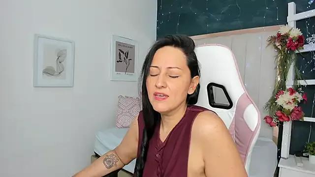 Miriam_milf from StripChat