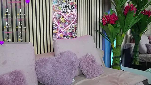 MirunaHaze from StripChat is Freechat