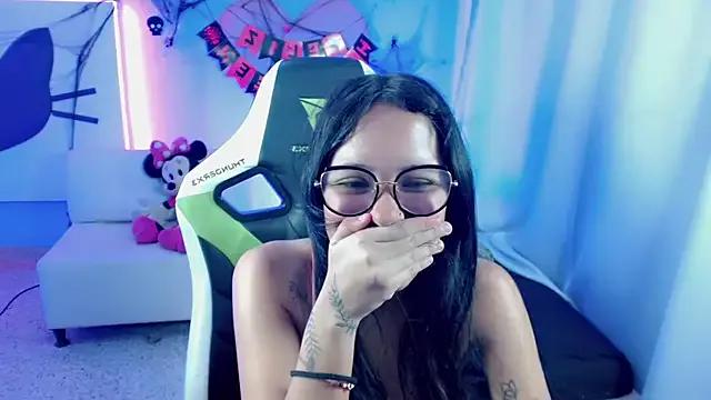 mishel_hott from StripChat is Freechat