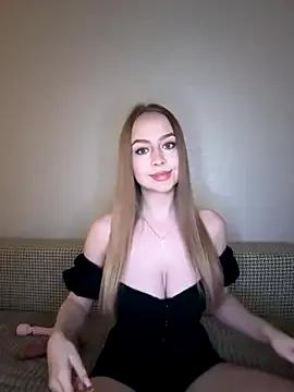 MissOyee from StripChat is Freechat