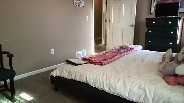 misspollypeach from StripChat is Freechat