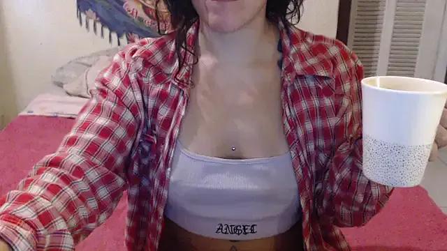 MissRebeka from StripChat is Freechat