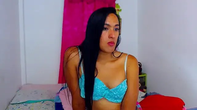 Freechat misss_estrella on StripChat