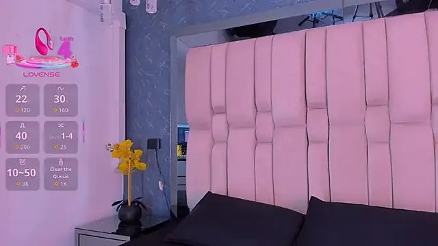 MissValeriePink from StripChat is Freechat