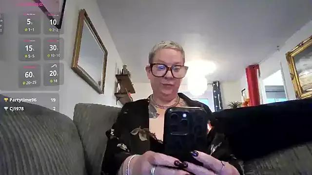 missyb_x from StripChat is Freechat