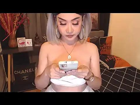 MistressKherra from StripChat is Freechat