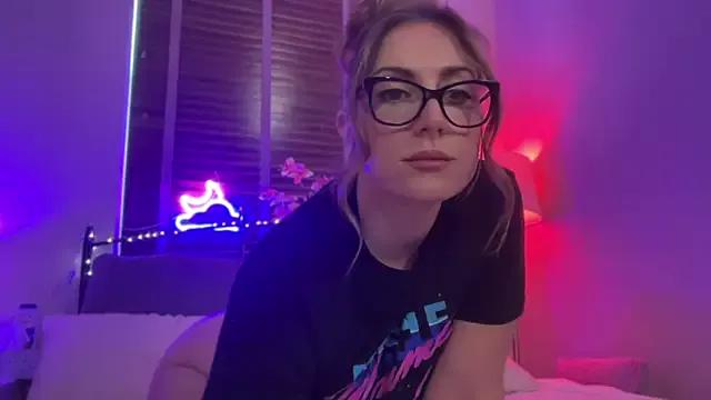 Try girls webcam shows. Sweet cute Free Performers.