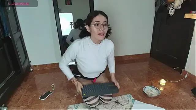 MitsuChan_ from StripChat is Freechat