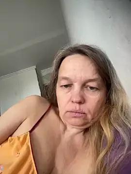 MIUNELLY from StripChat is Freechat