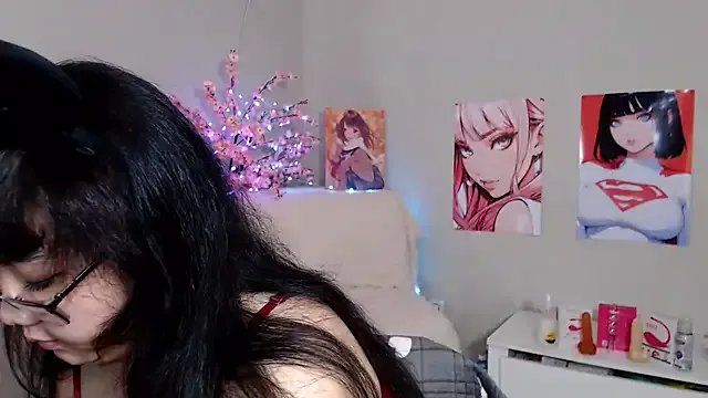 Freechat Moertomlly on StripChat