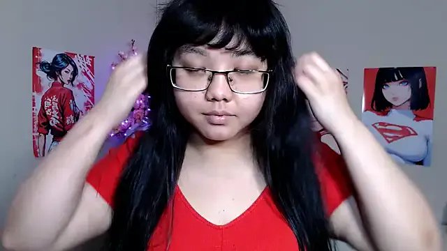 Freechat Moertomlly on StripChat