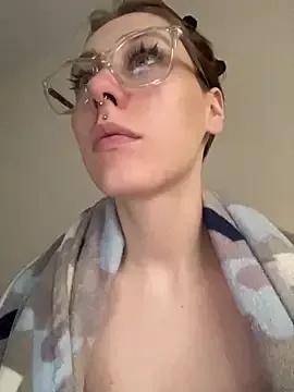 Molli_Luv from StripChat is Freechat