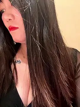 Molly-xiao from StripChat is Freechat