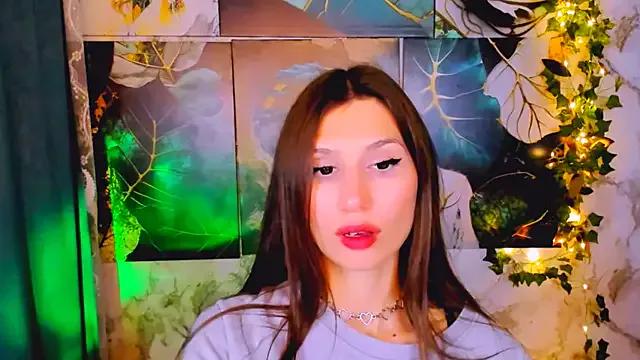 Mollyinyourmind from StripChat is Freechat