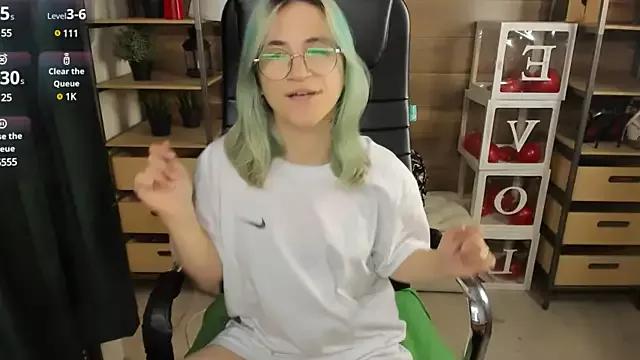 Moon13152 from StripChat