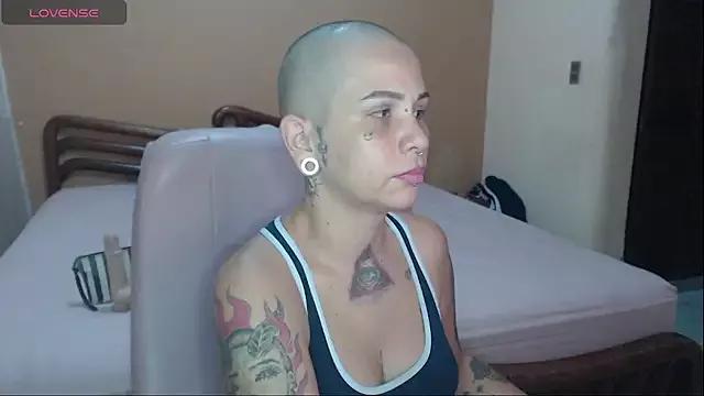 moon_cat85 from StripChat