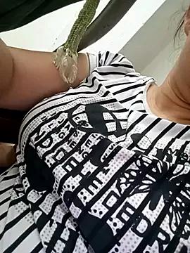 mrt_chubby from StripChat is Freechat