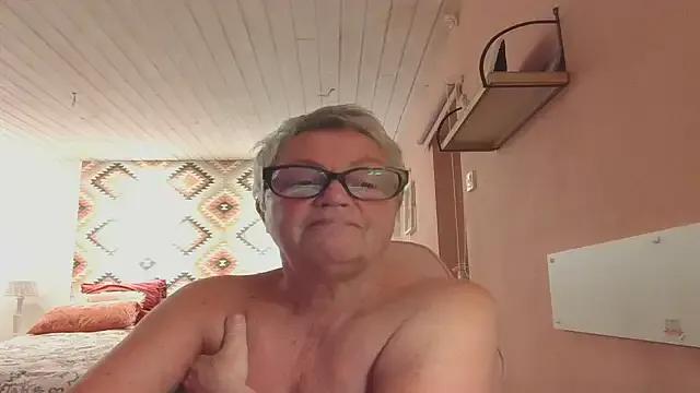 Mystery-Grandmother from StripChat is Freechat