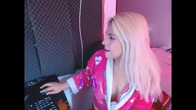 Try girls webcam shows. Sweet cute Free Performers.