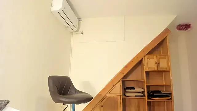 Naaomi_ from StripChat