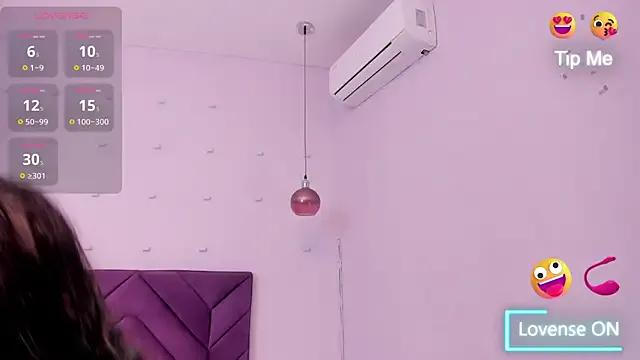 Nahomycarterr from StripChat is Freechat