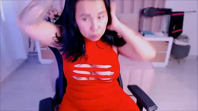 Natural_BIGASS_Nina from StripChat is Freechat