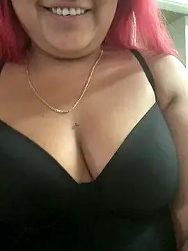 Naughtynessaa from StripChat is Freechat