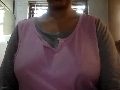 NewBeginnings8 from StripChat is Freechat