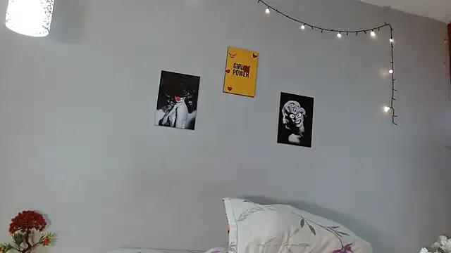 nicole_mayer01 from StripChat is Freechat