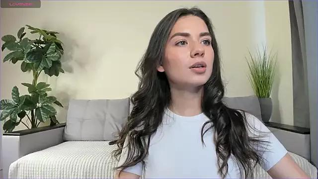 NicoleLuv from StripChat is Freechat